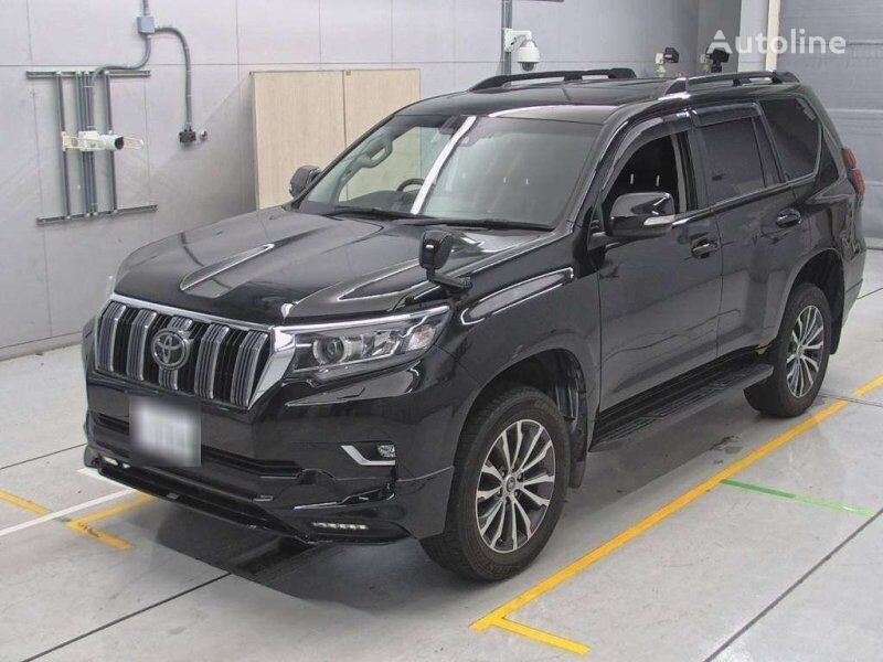 سيارة رياضية متعددة الأغراض Toyota LAND CRUISER PRADO