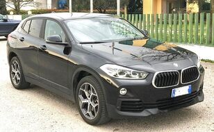 سيارة كروس أوفر BMW X2