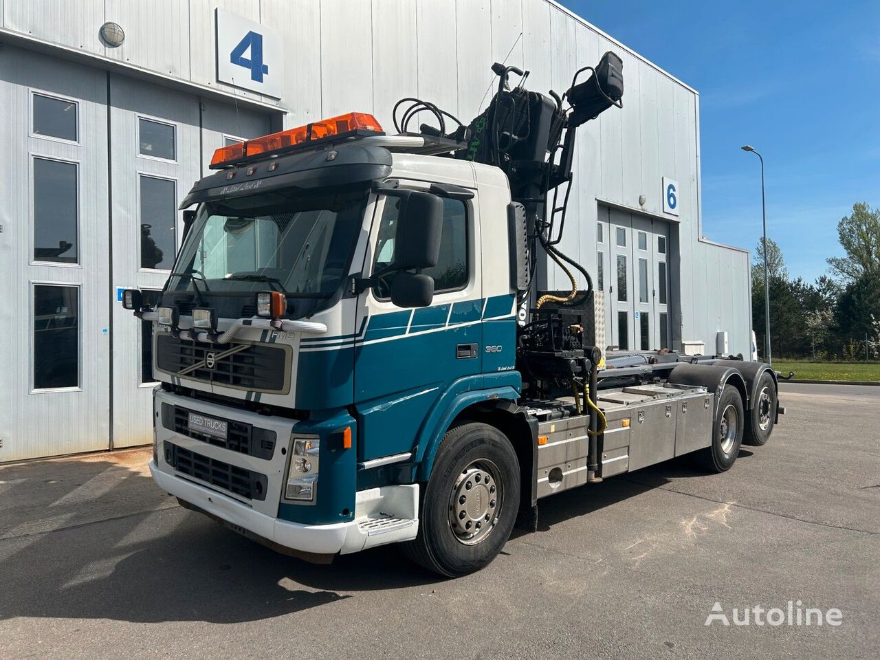 شاحنة ذات الخطاف Volvo FM9 6x2 Hook Lift + LIV