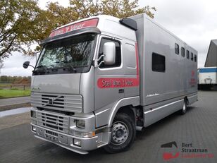 камион за превоз на коне Volvo FH paardewagen met slaapcabine keuken en zitgedeelte