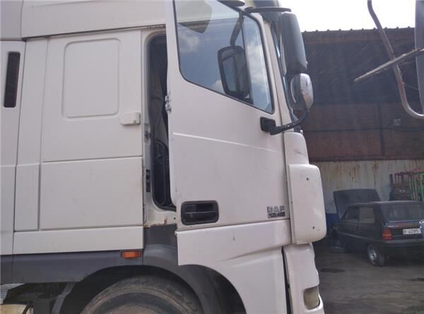 باب Puerta Delantera Derecha DAF XF 105 FA 105.460 1676218 لـ السيارات القاطرة DAF XF 105 FA 105.460