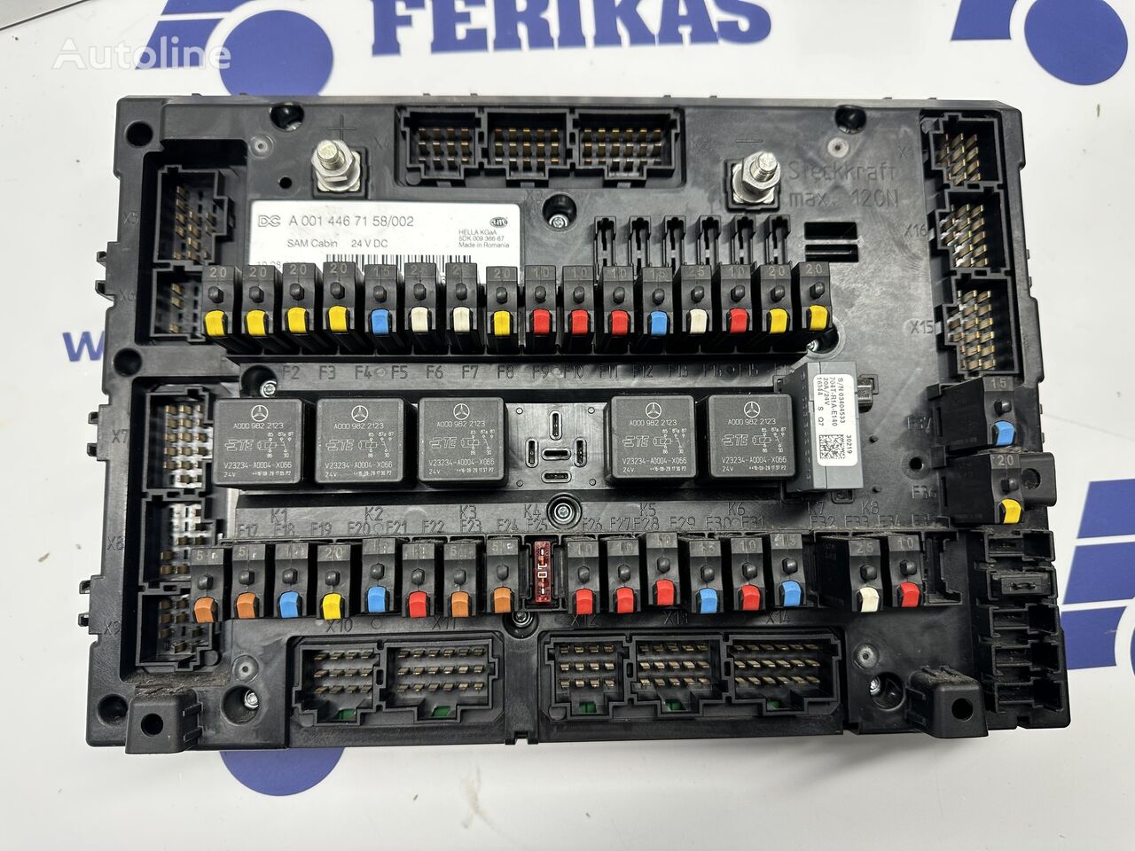 علبة الأمان SAM cabin fuse box لـ السيارات القاطرة Mercedes-Benz Actros MP4